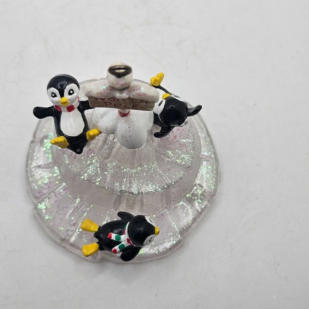 VTG 1995 NOMA North Pole Penguin Iceberg Christmas Ornament‎ Decoration